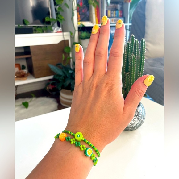 2 FOR 1! Dainty beaded bracelets - Picture 4 of 5